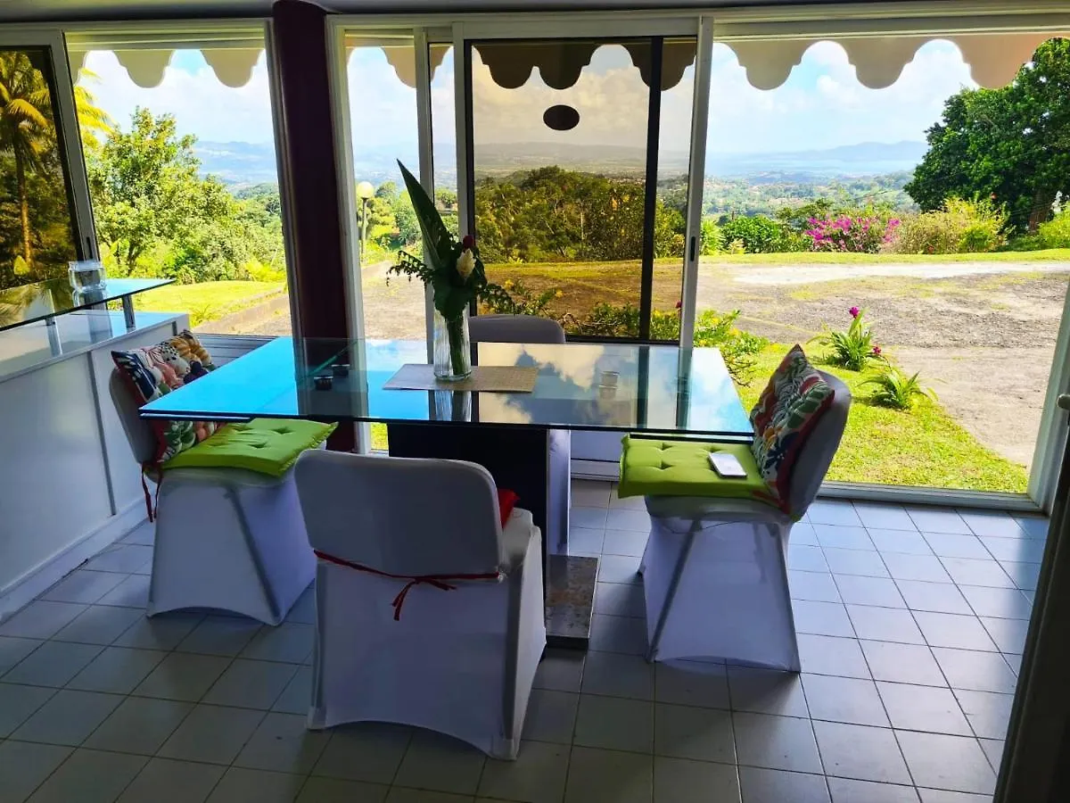 Maison Spacieuse A Saint-Joseph Avec Vue Sur La Mer